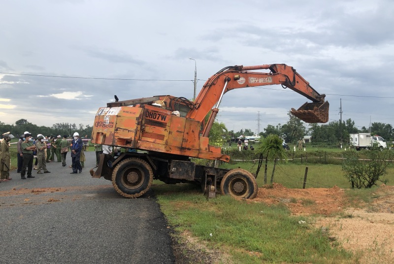 A case of forced recovery of encroached agricultural land in Tam Ky City, Quang Nam. Photo: Nguyen Hoang