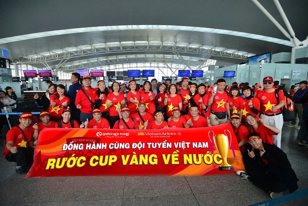 Khách Việt đặt tour sang Thái Lan xem chung kết AFF Cup 2024. Ảnh: Flamingo Tours