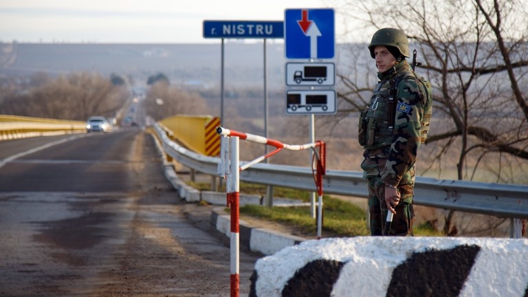 Linh gin giu hoa binh cua Luc luong vu trang Moldova tai tram kiem soat o Tiraspol, Transnistria. Anh: Sputnik