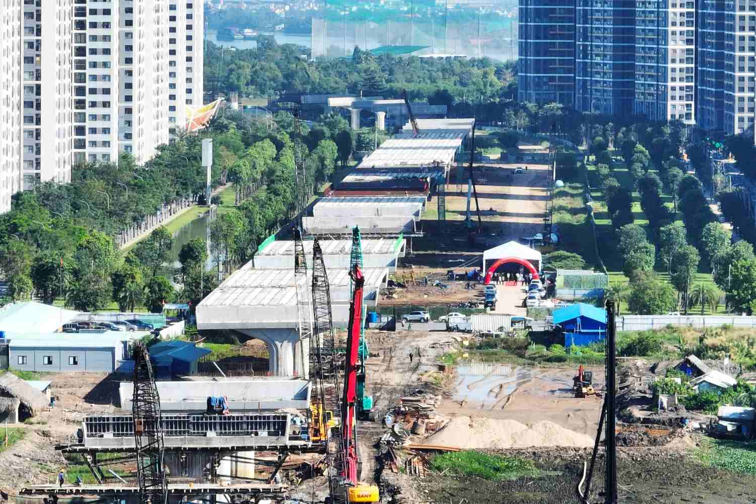 Construction of Ho Chi Minh City Ring Road 3 through Thu Duc City. Photo: Anh Tu
