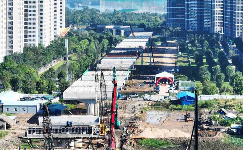 Construction of Ho Chi Minh City Ring Road 3 through Thu Duc City. Photo: Anh Tu