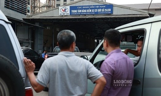 Đăng kiểm ở Hà Nội. Ảnh: Hải Nguyễn
