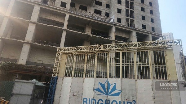Khách hàng mòn mỏi chờ nhận nhà tại Dự án Usilk City Khách hàng mòn mỏi chờ nhận nhà tại Dự án Usilk City