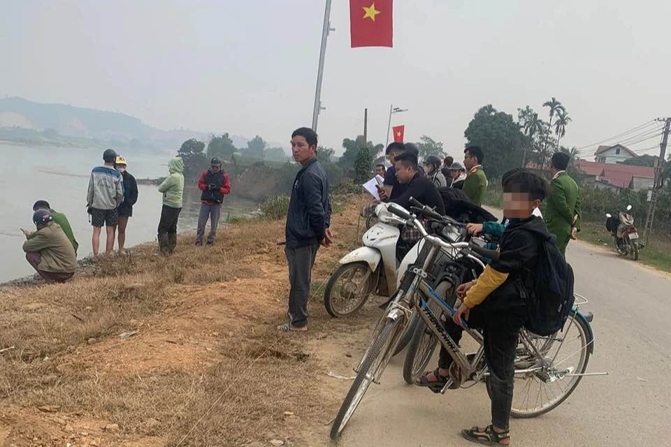 Scene of the drowning incident in Tran Yen district, Yen Bai province. Photo: Provided by local people