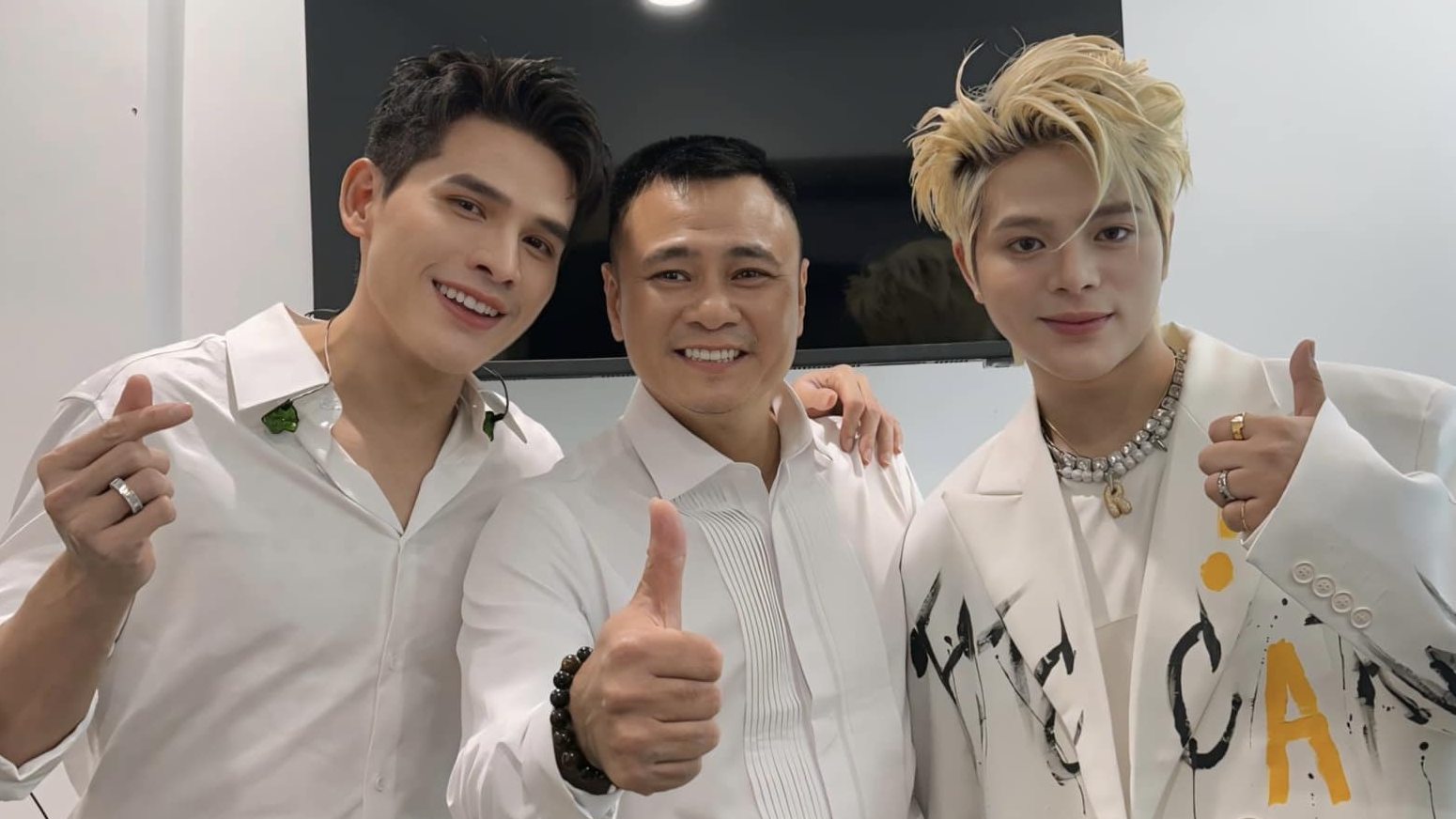 Artist of 2 shows Call Me by Fire, Say Hi Brother met. Photo: FBNV