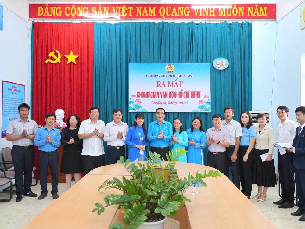 Ra mắt Không gian Văn hóa Hồ Chí Minh tại Công đoàn Khu kinh tế tỉnh Tây Ninh. Ảnh: Quốc Huy