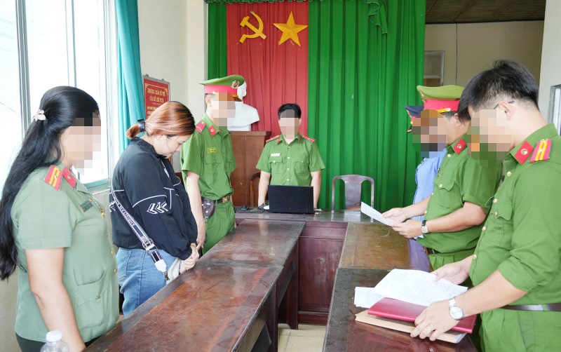 Đối tượng Lê Thị Kim Quyên làm nghề kinh doanh đại lý tư vấn, giới thiệu và môi giới lao động, việc làm, cung ứng lao động tạm thời, xuất khẩu lao động… Ảnh: Công an Hậu Giang