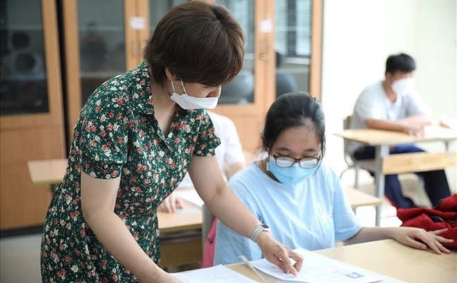 The head of a public service unit is responsible for developing specific regulations to implement the bonus regime. Illustration photo: Van Trang