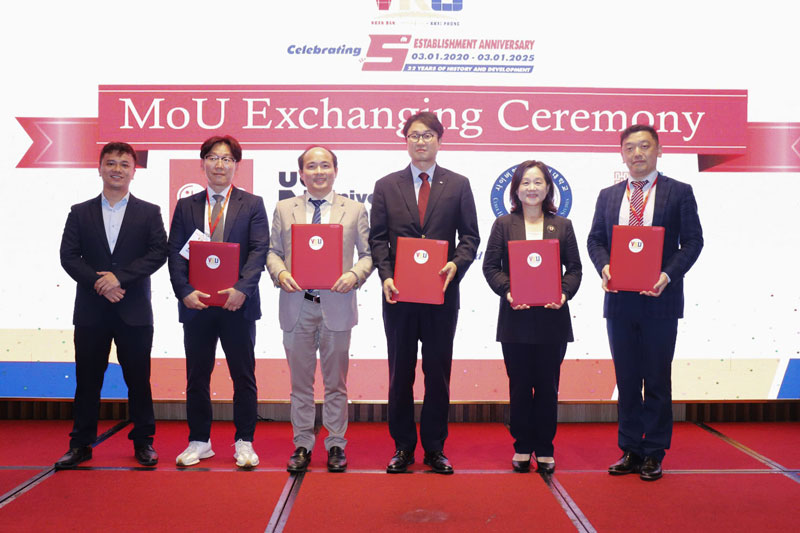 Vietnam-Korea University of Information and Communications Technology expands cooperation with international enterprises and units in training. Photo: Nguyen Thi