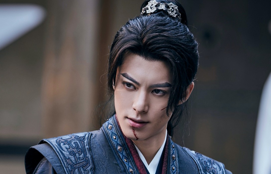 Vuong Hac De was criticized for his bad acting in the new movie. Photo: Producer