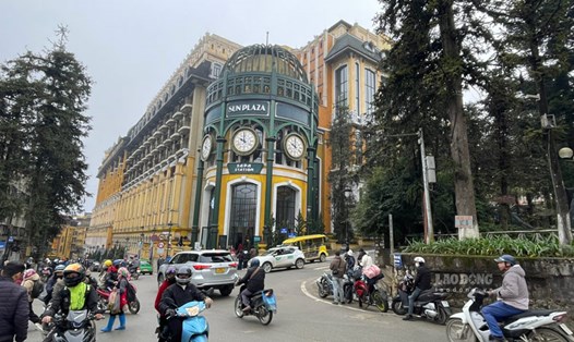 Trên 56.000 lượt khách vui chơi ở Lào Cai dịp Tết Dương lịch. Ảnh: Đinh Đại