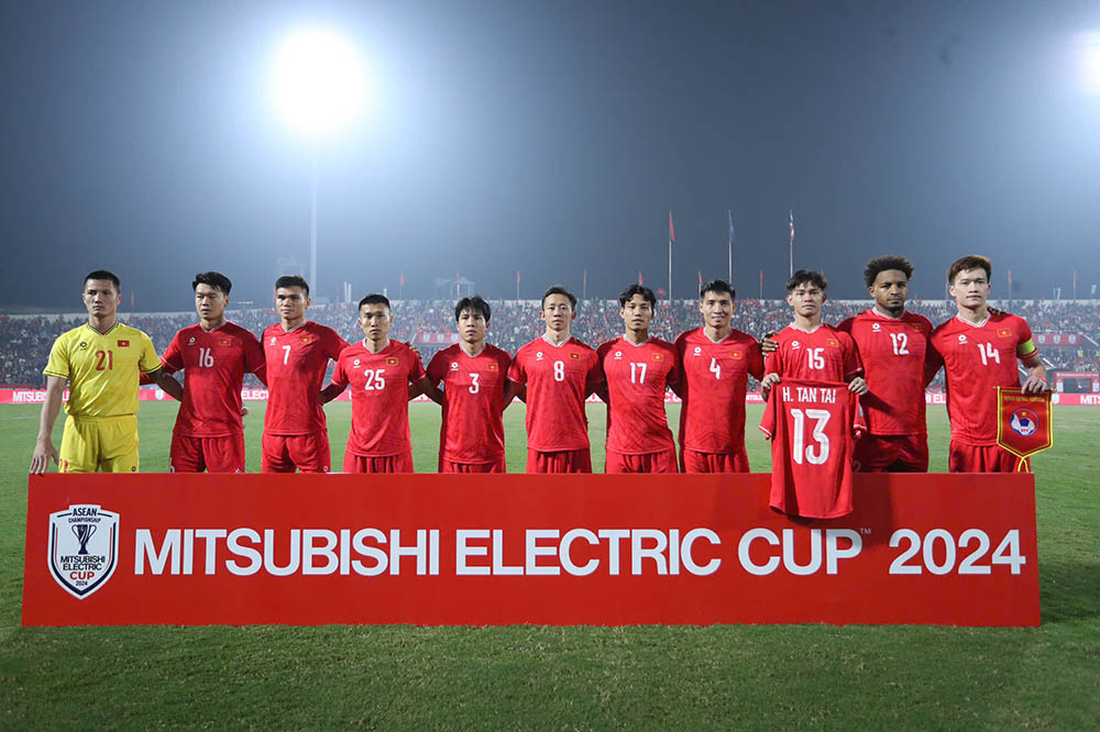 Toi 2.1, tren san van dong Viet Tri (tinh Phu Tho), doi tuyen Viet Nam co tran dau gap tuyen Thai Lan trong tran chung ket luot di ASEAN Cup 2024.