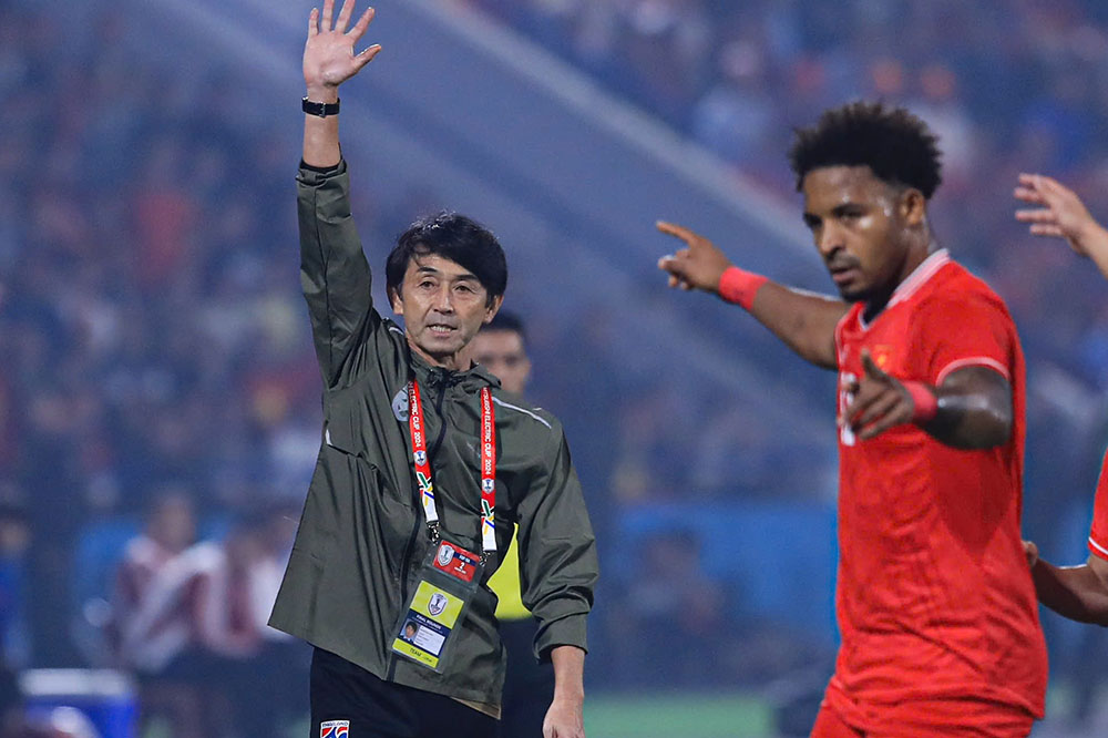 Thailand coach highly appreciated Nguyen Xuan Son's performance in the first leg of the 2024 ASEAN Cup final. Photo: Minh Dan