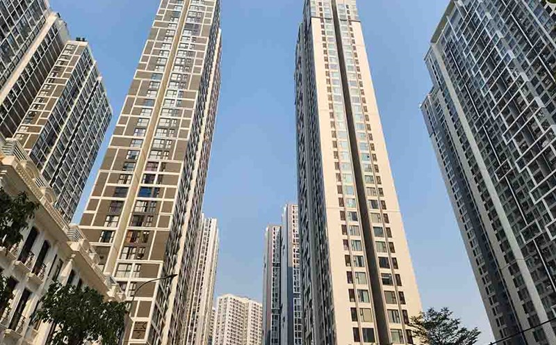 High apartment prices force some people to accept renting. Photo: Cao Nguyen.