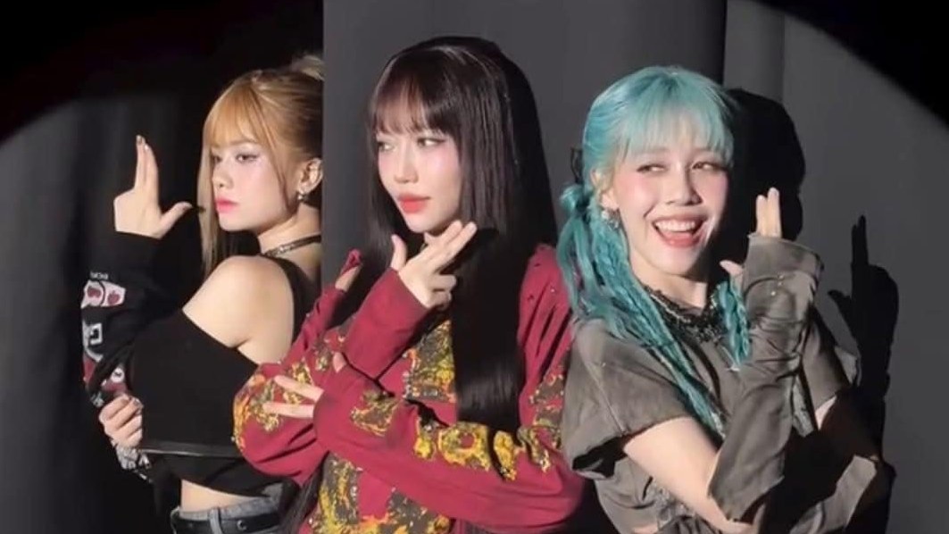 "Sister" Duong Hoang Yen, Dieu Nhi, Hau Hoang form a music group. Photo: FBNV