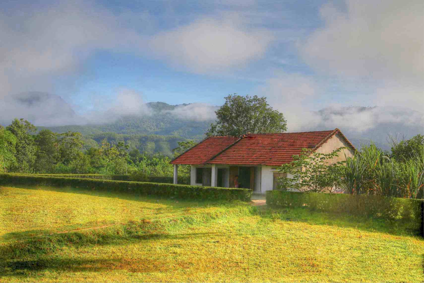 Spring at the foot of Ca Tang mountain is as beautiful as a painting. Photo: Vu Cong Dien