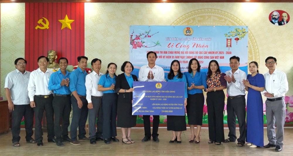 The project is also the result of the solidarity and efforts of all cadres, workers, civil servants and people of Vinh Thuan district. Photo: Kim Tien