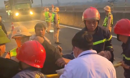 Tai nạn trên cao tốc Đà Nẵng - Quảng Ngãi (đoạn qua xã Hòa Tiến, huyện Hòa Vang, TP Đà Nẵng). Ảnh: Mai Vinh