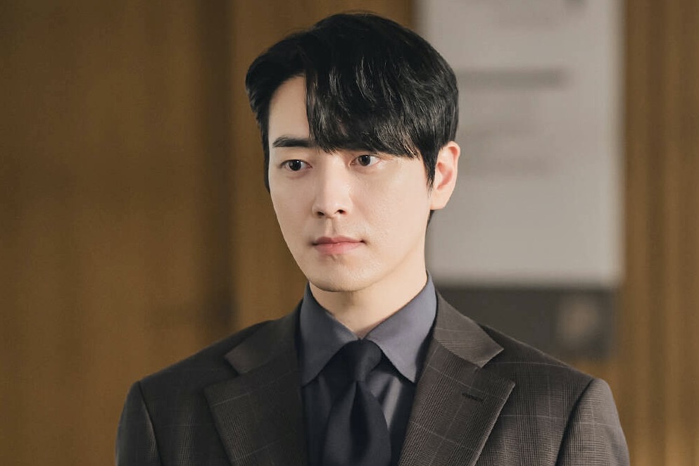 Lee Joon Hyuk in the movie "Love Scout". Photo: Producer