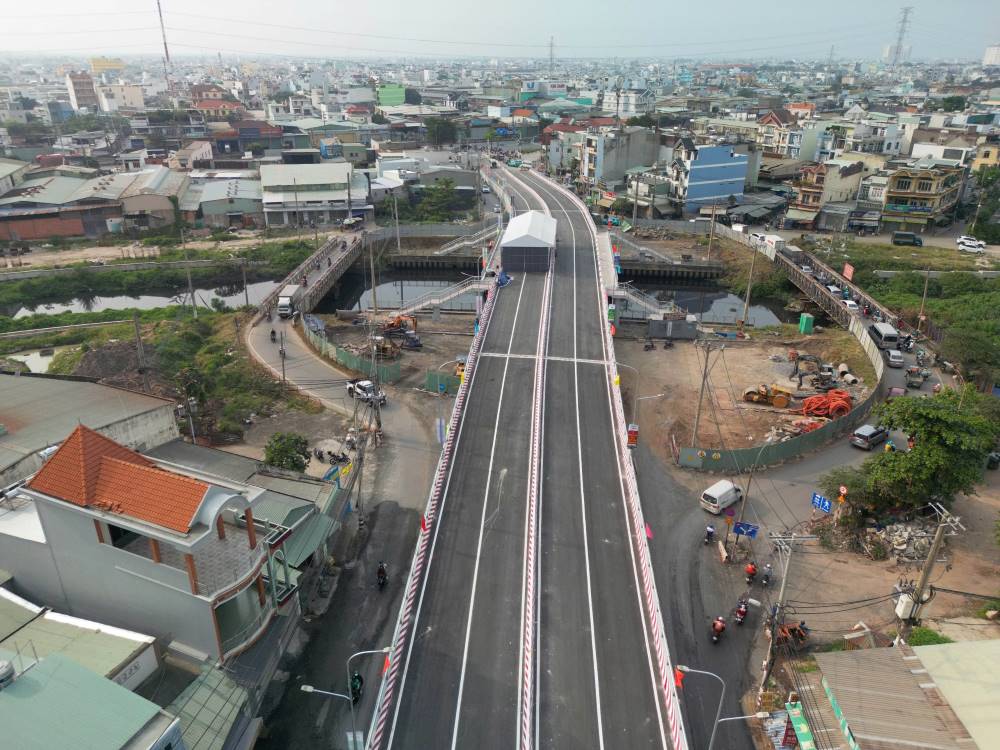 Cay cau co y nghia then chot trong viec giam ap luc giao thong cho khu vuc, dac biet la khu vuc phia Tay Nam thanh pho. Anh: Minh Tam