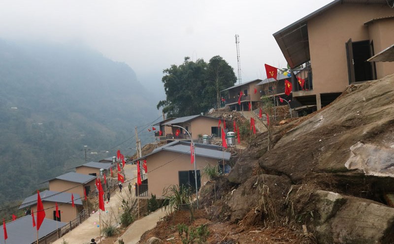 Thanks to the attention of authorities at all levels, people affected by storms and floods in Lao Cai have new houses to celebrate Tet. Photo: Spring