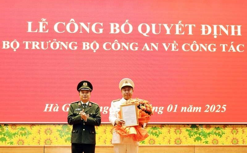 Colonel Nguyen Duc Thuan was appointed as Director of Ha Giang Provincial Police. Photo: Ha Giang Police