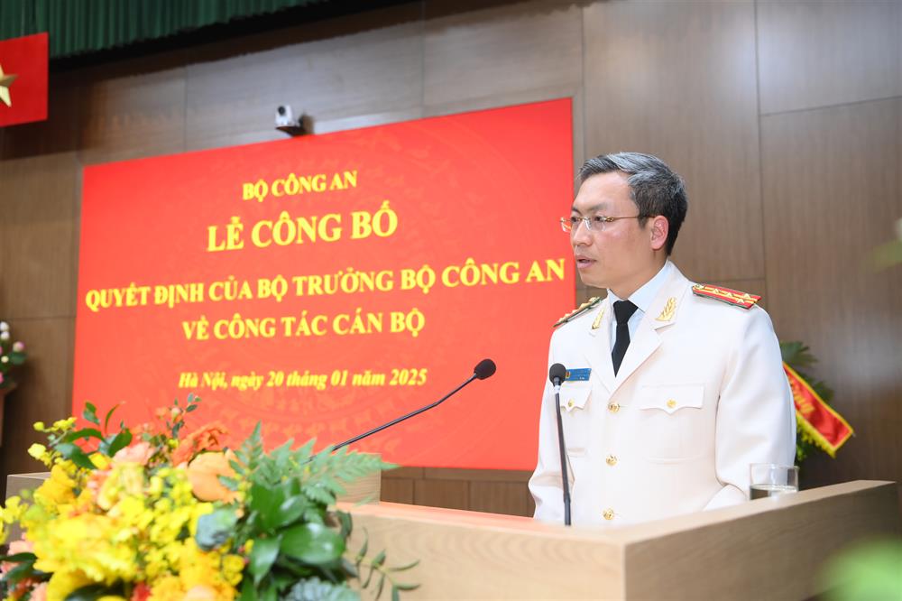 The new Chief of Office of the Ministry of Public Security spoke at the ceremony after receiving the transfer decision. Photo: Ministry of Public Security