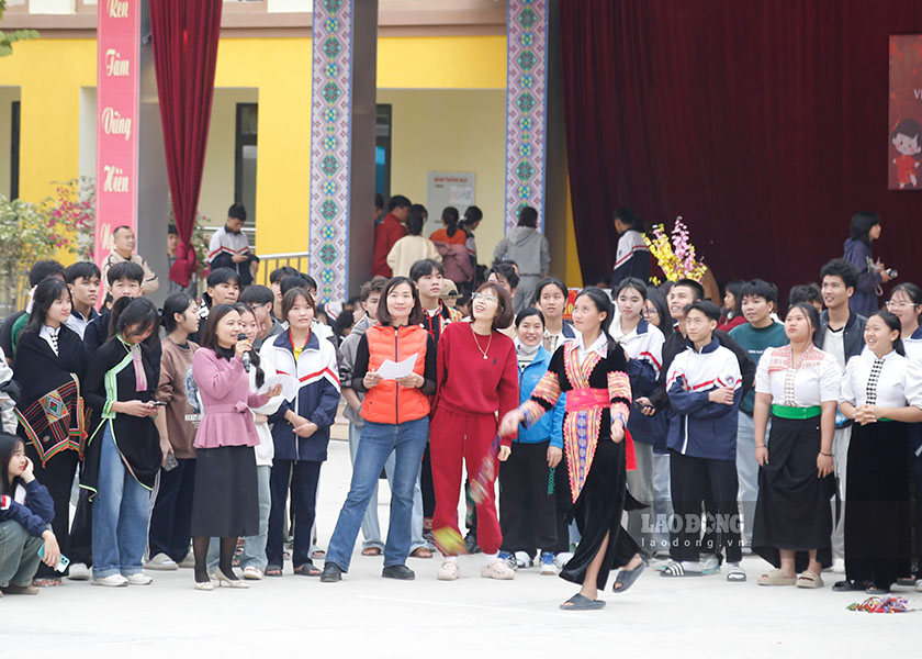 Tet holiday schedule for students, university students, and students of all levels in Dien Bien is 10 consecutive days off. Photo: Quang Dat