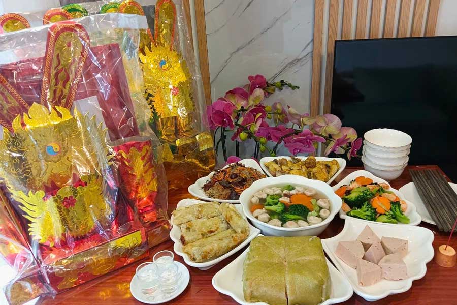 Note on preparing the offering tray for the Kitchen Gods to receive good fortune all year round