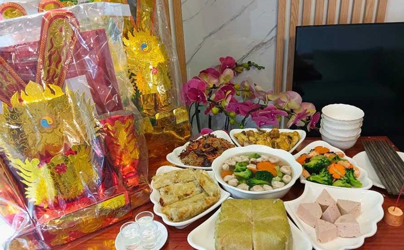 Note on preparing the offering tray for the Kitchen Gods to receive good fortune all year round