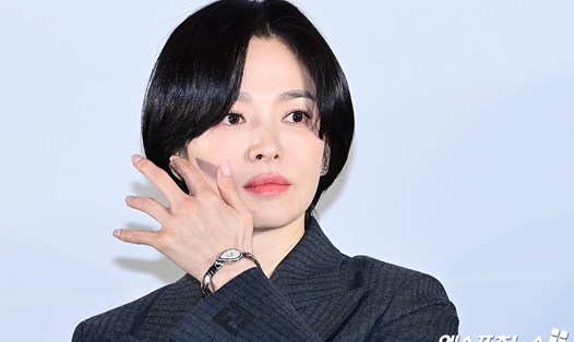 Song Hye Kyo trong buổi công chiếu báo chí của “Dark Nuns”. Ảnh: Naver
