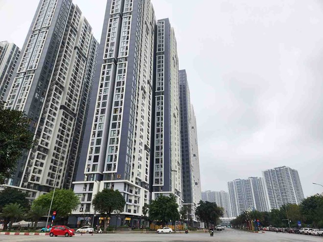 The increase in apartment prices has put many people in a difficult situation, even with a budget of 3-4 billion VND. Photo: Cao Nguyen.