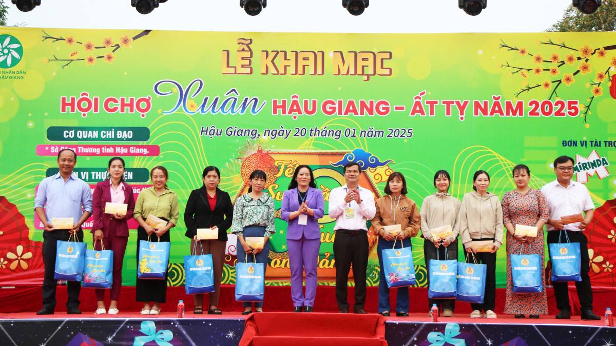 Anh: Ta Quang