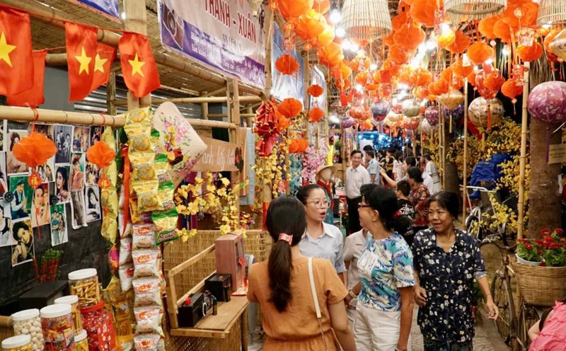 Re-enactment of ancient Tet in Ho Chi Minh City attracts visitors
