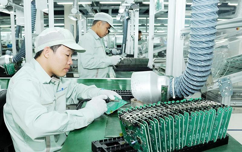 Vietnam is making efforts to invest in developing the semiconductor industry to welcome the wave of foreign investment. Photo: Tran An