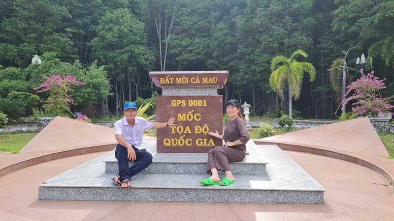 Mui Ca Mau noi co toa do Quoc gia ma hau nhu du khach nao den day cung muon luu dau chan minh o lai. Anh: Nhat Ho