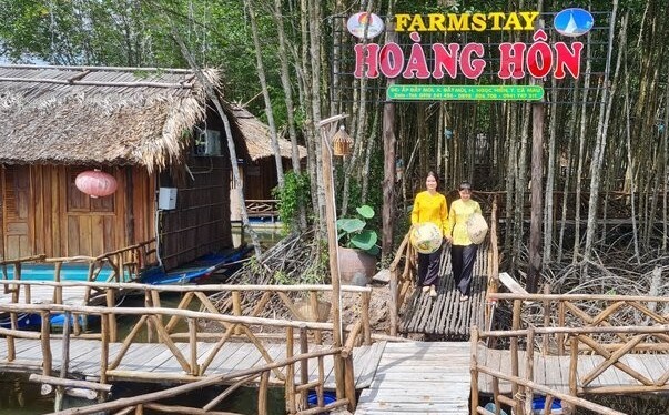 Một  điểm du lịch sinh thái kết hợp tại Mũi Cà Mau, tỉnh Cà Mau. Ảnh: Nhật Hồ