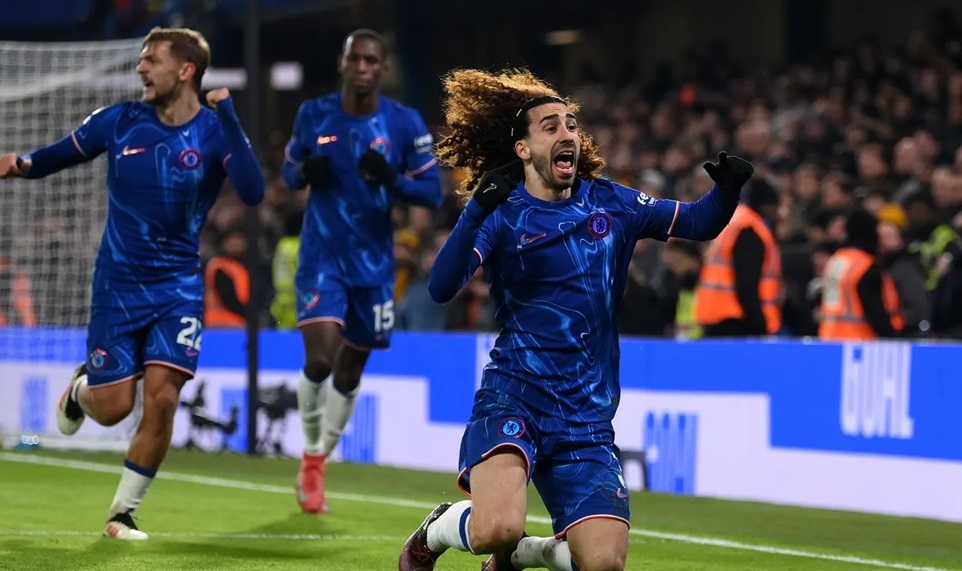 Cucurella ghi ban trong tran dau thu 100 tai Premier League. Anh: CFC