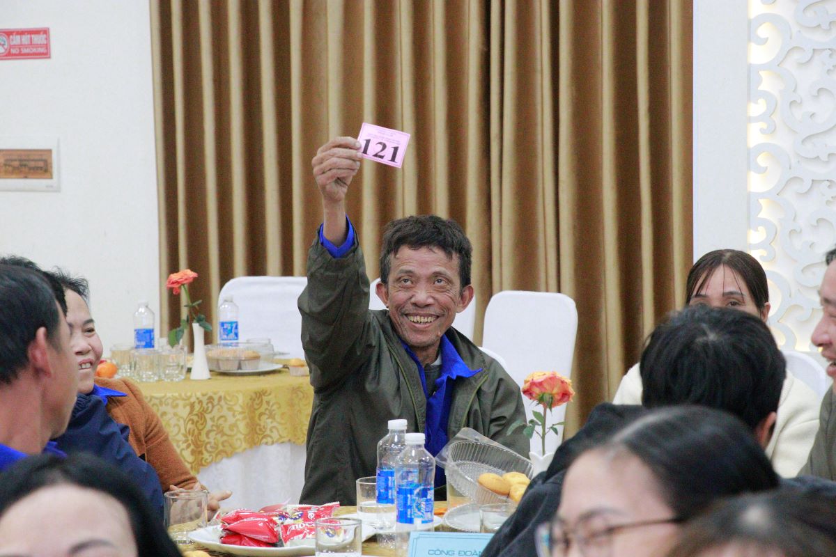 Chuong trinh boc tham trung thuong dem lai nhieu nu cuoi cho nguoi lao dong.