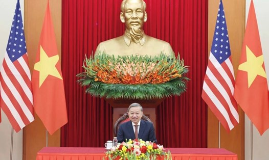 Tổng Bí thư Tô Lâm điện đàm với Tổng thống đắc cử Mỹ Donald Trump tháng 11.2024. Ảnh: TTXVN