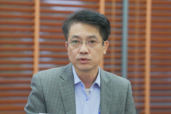 Nguyen Quang Dung, Chief of the Office of the Party Committee of the Ministry of Home Affairs, said that officials who retire early will enjoy many policies. Photo: Huong Nha