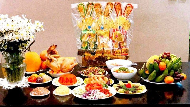 Offering tray for the Kitchen Gods. Photo: Linh Chi