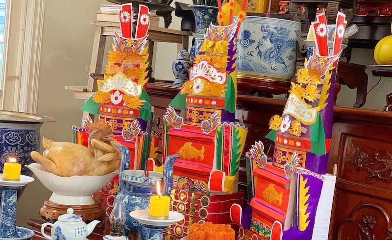 Altar with offerings for the Kitchen Gods. Photo: Tung Do