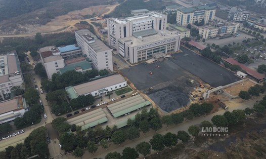 Sau thời gian dài thi công, BVĐK tỉnh Lào Cai giai đoạn 2 đã dần hiện hình. Ảnh: Đinh Đại