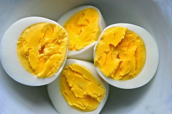 Many people believe that eating two eggs for breakfast every day can provide enough protein for the body. Photo: Kieu Vu