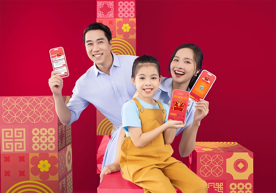 With a simple way to play, just Open VNPT Money to receive lucky money - Open VNPT Money - Welcome the God of Fortune at golden hour is attracting a large number of customers to participate. Photo: Cao Hung