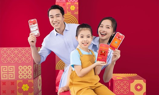 Với cách chơi đơn giản, chỉ cần Mở VNPT Money là nhận lì xì - Mở VNPT Money - Đón thần tài giờ vàng đang thu hút đông đảo khách hàng tham gia. Ảnh: Cao Hưng