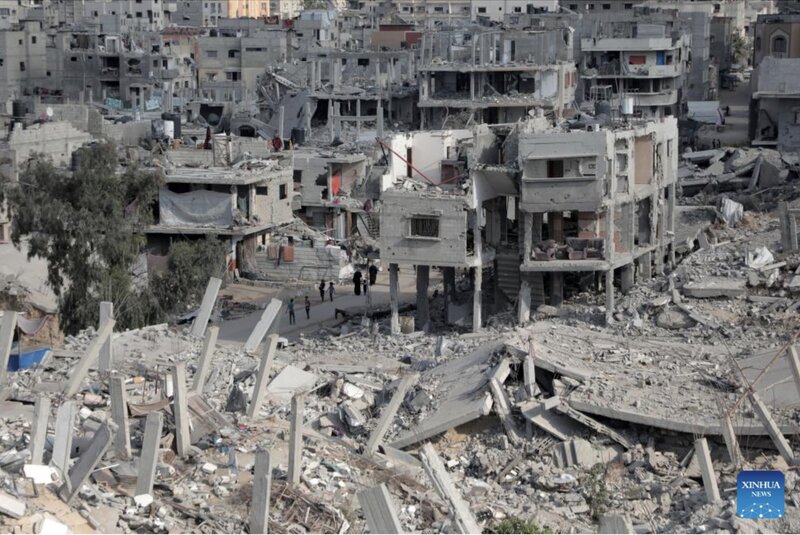 People in Gaza begin searching for missing people and rebuilding. Photo: Xinhua