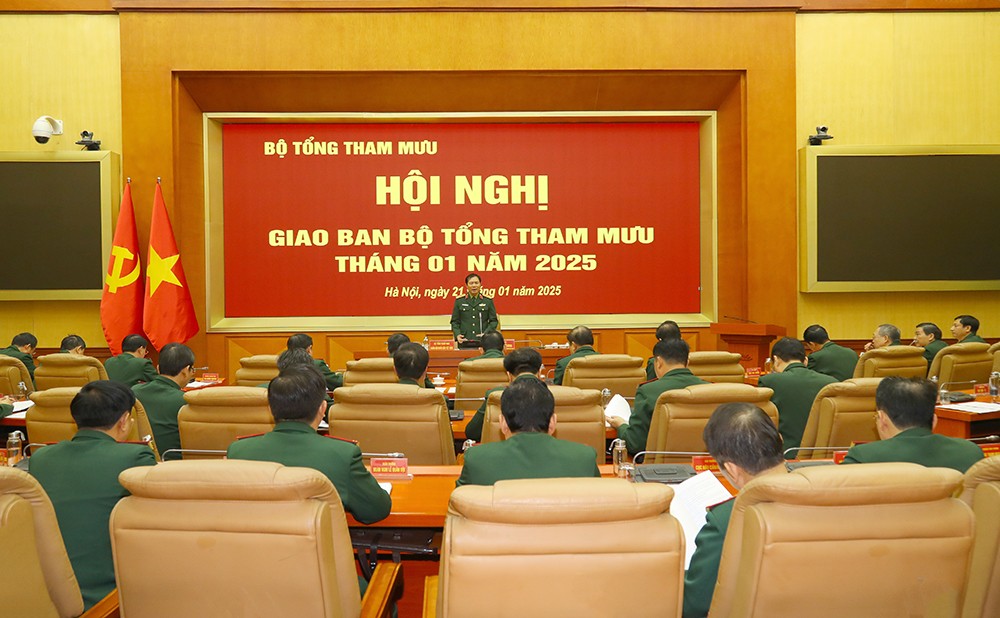 General Nguyen Tan Cuong requested agencies and units to continue adjusting the organization of forces according to the Ministry of National Defense's plan on organizing the Vietnam People's Army. Photo: Ministry of National Defense