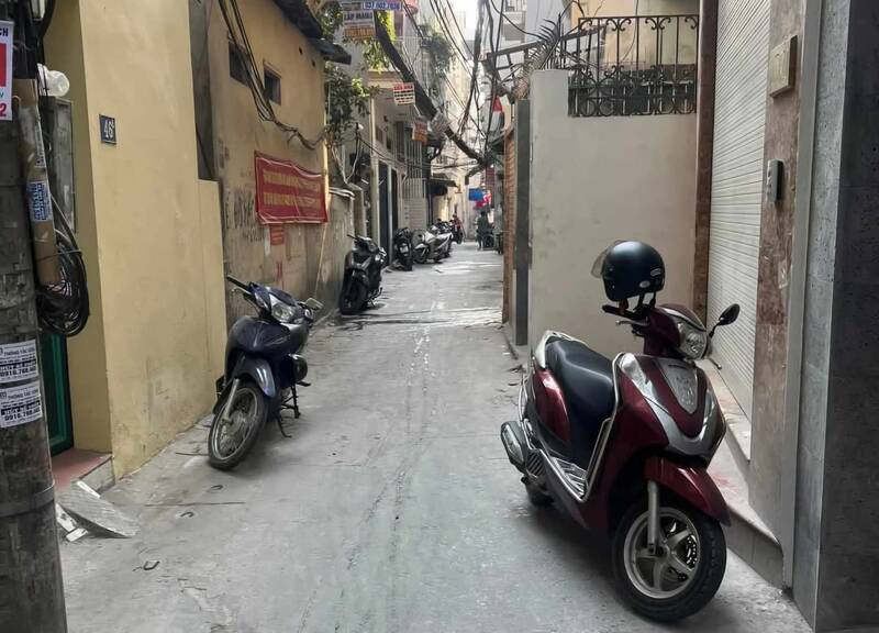 The segment of private houses in alleys in Hanoi is of interest near Tet. Photo: Thu Giang